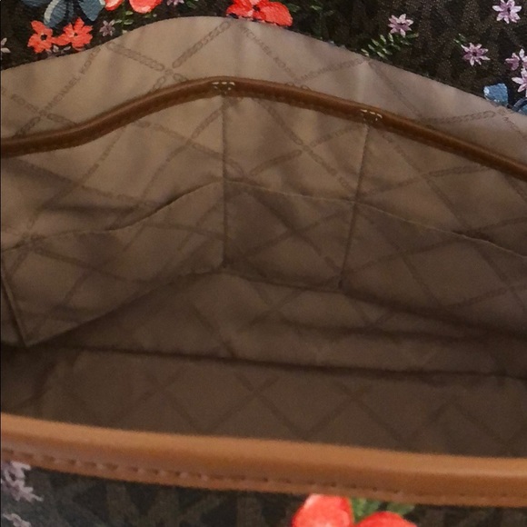 Handbag - Picture 3 of 4